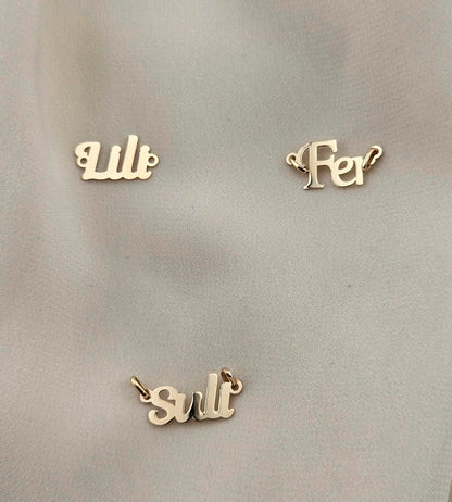 Nombres Personalizados en ORO 18K