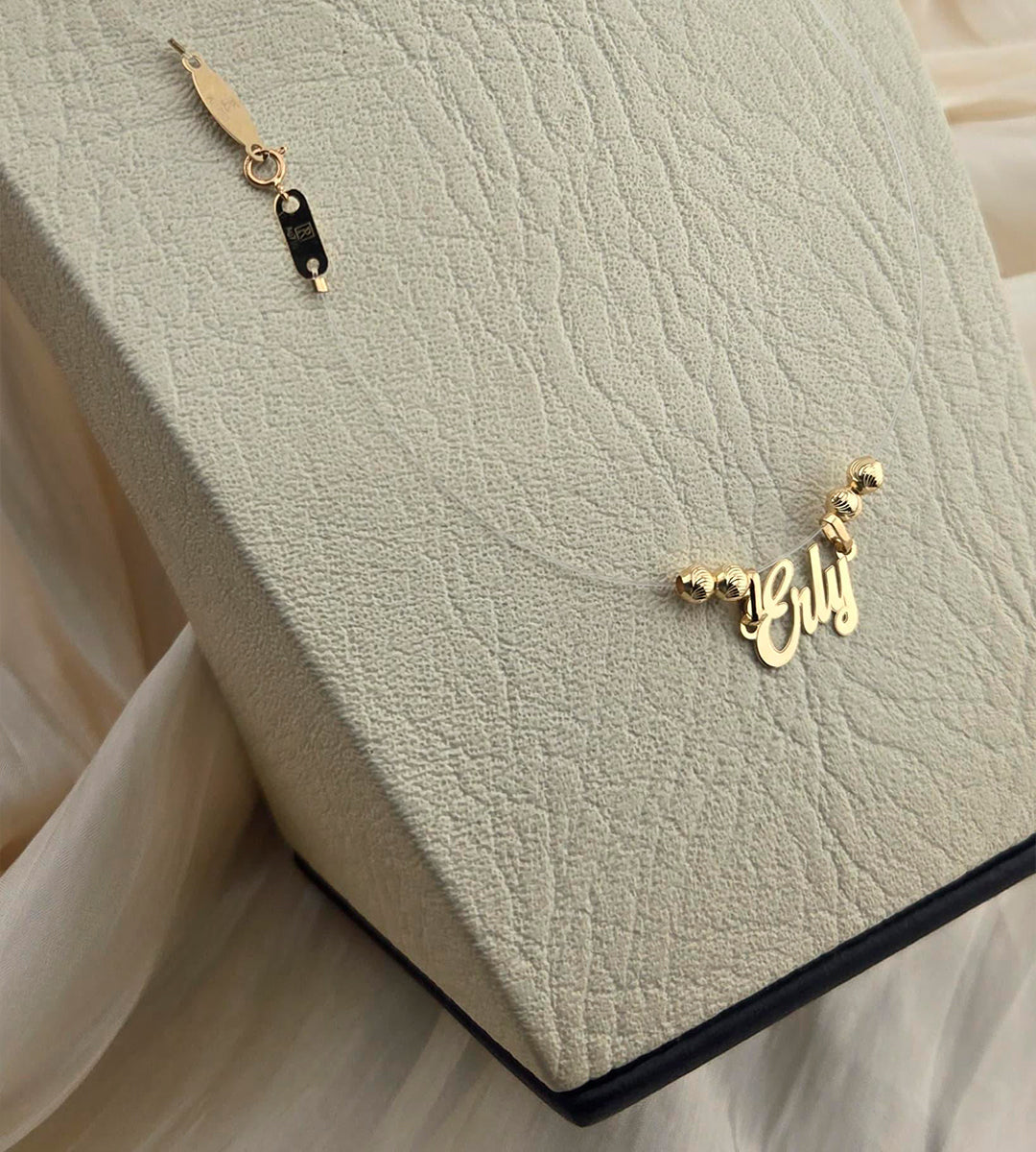 Nombres Personalizados en ORO 18K