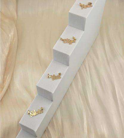 Nombres Personalizados en ORO 18K