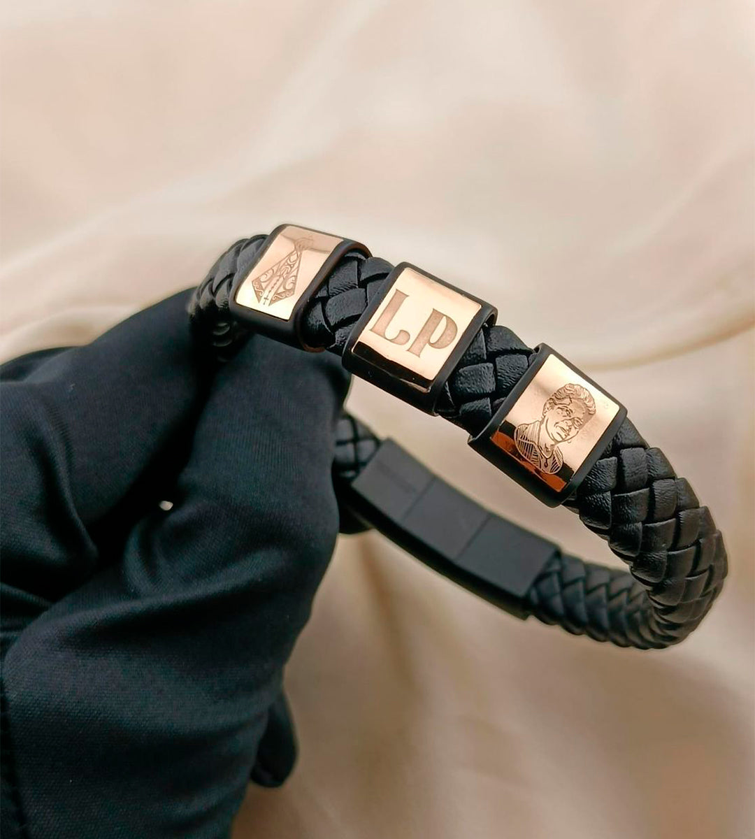 Pulseras Personalizadas en Cuero y Oro 18K