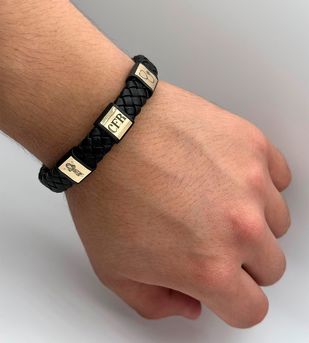 Pulseras Personalizadas en Cuero y Oro 18K